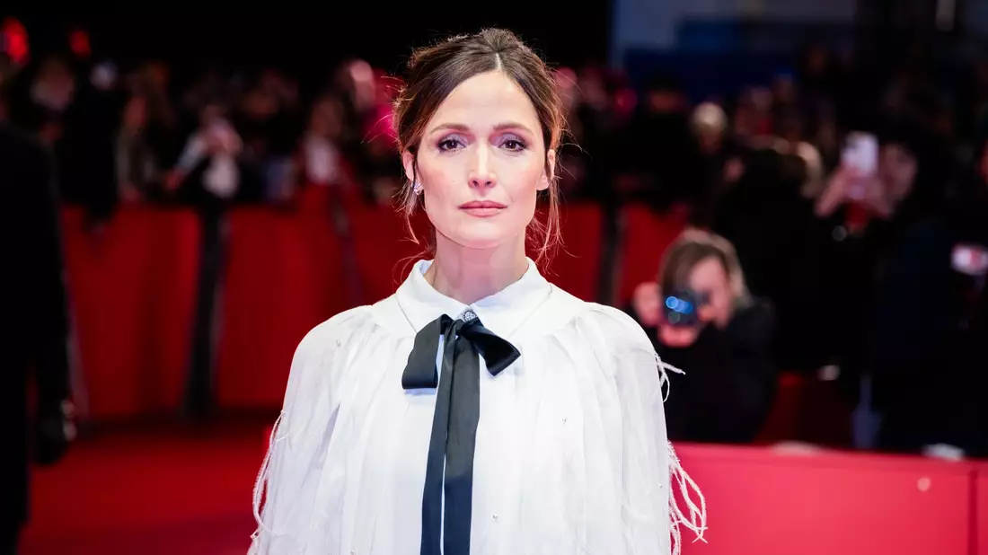 Rose Byrne ist die Hauptdarstellerin von «If I Had Legs I’d Kick You».  - Bild: Christoph Soeder/dpa