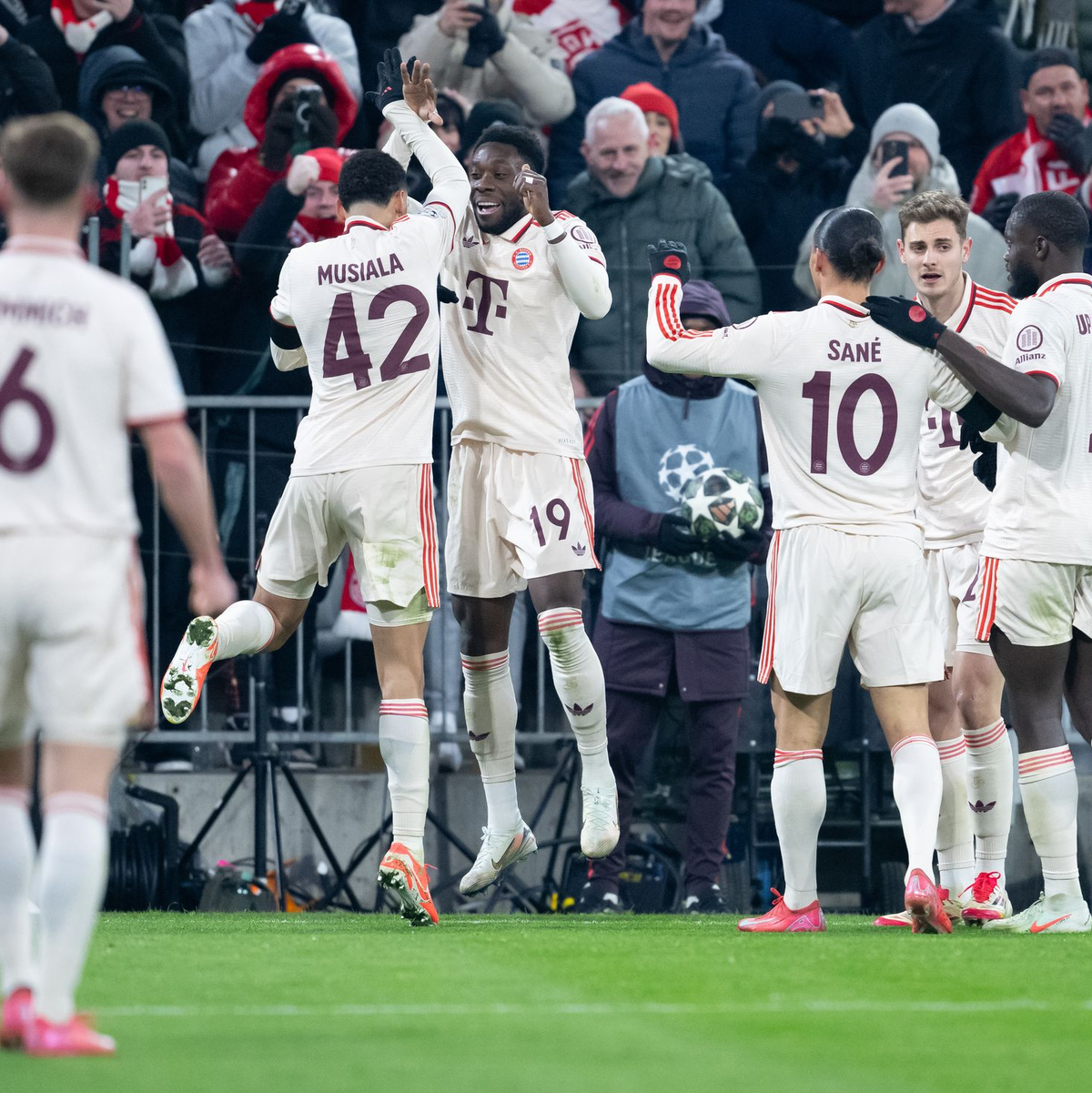 Davies schoss das entscheidende Tor im Playoff-Rückspiel. - Foto: Sven Hoppe/dpa