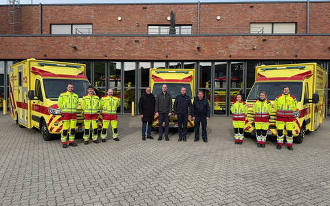 FW Ratingen: Feuerwehr Ratingen - Neue Rettungswagen für den Rettungsdienst der Städte Ratingen und Heiligenhaus - Foto: presseportal.de