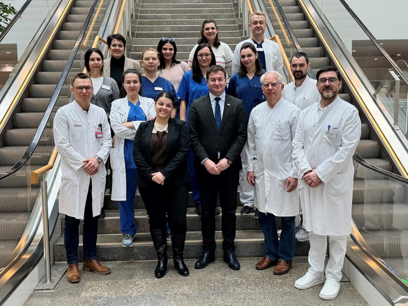 Ăśber Austausch und Zukunftsperspektiven - Botschafter der Republik Nordmazedonien besucht den RHĂ–N-KLINIKUM Campus Bad Neustadt - Foto: presseportal.de