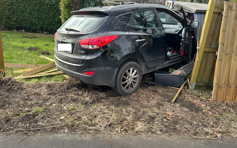 FW Dinslaken: Verkehrsunfall mit zwei PKW - Foto: presseportal.de
