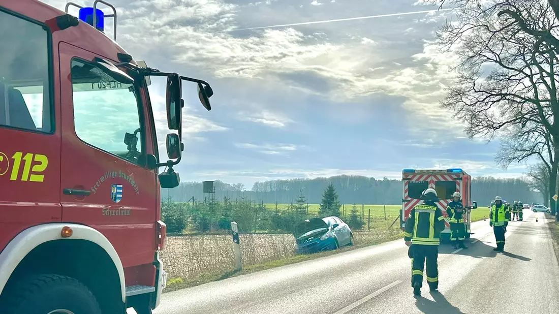 FFW Schwalmtal: Verkehrsunfall auf der L3 - Eine verletzte Person - Bild: presseportal.de