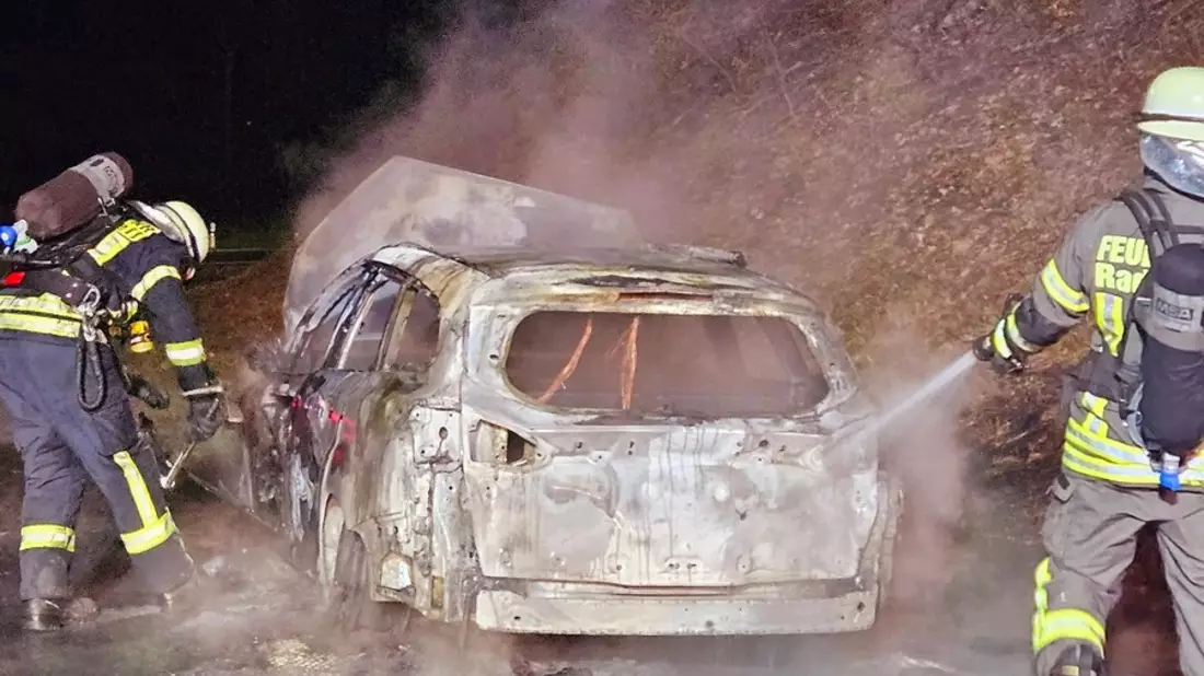 FW-Radolfzell: Fahrzeugbrand auf der B 33 - Bild: presseportal.de
