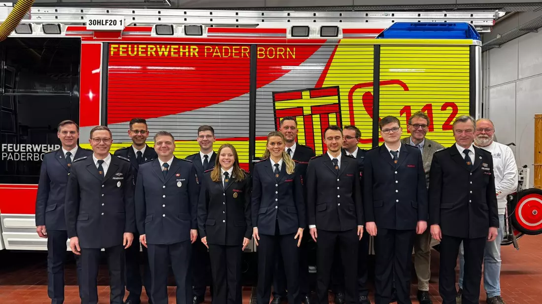 FW Paderborn: Jahreshauptversammlung des Löschzuges Schloss Neuhaus - Bild: presseportal.de