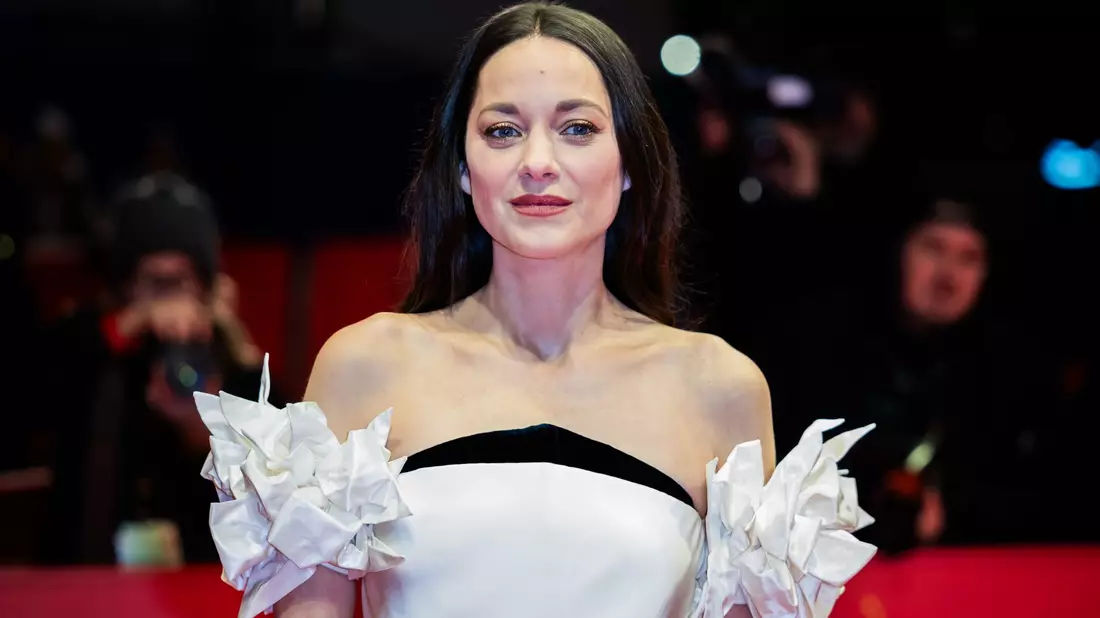 Marion Cotillard bei der Premiere von  «La Tour de Glace». - Bild: Christoph Soeder/dpa
