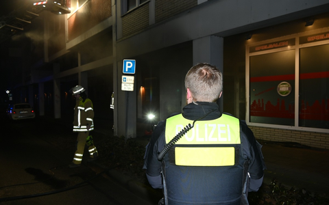 POL-STD: Feuer im Eingangsbereich eines Wohn- und Geschäftshauses in Stade schnell gelöscht - Foto: presseportal.de