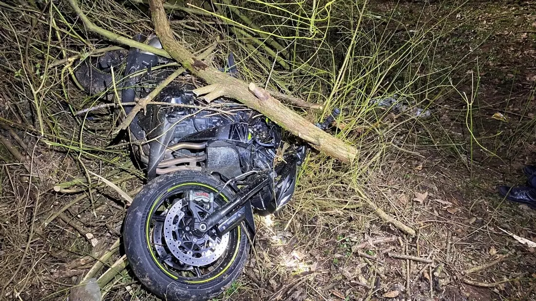 POL-PPWP: Motorradfahrer stürzt nach Überholmanöver - Bild: presseportal.de