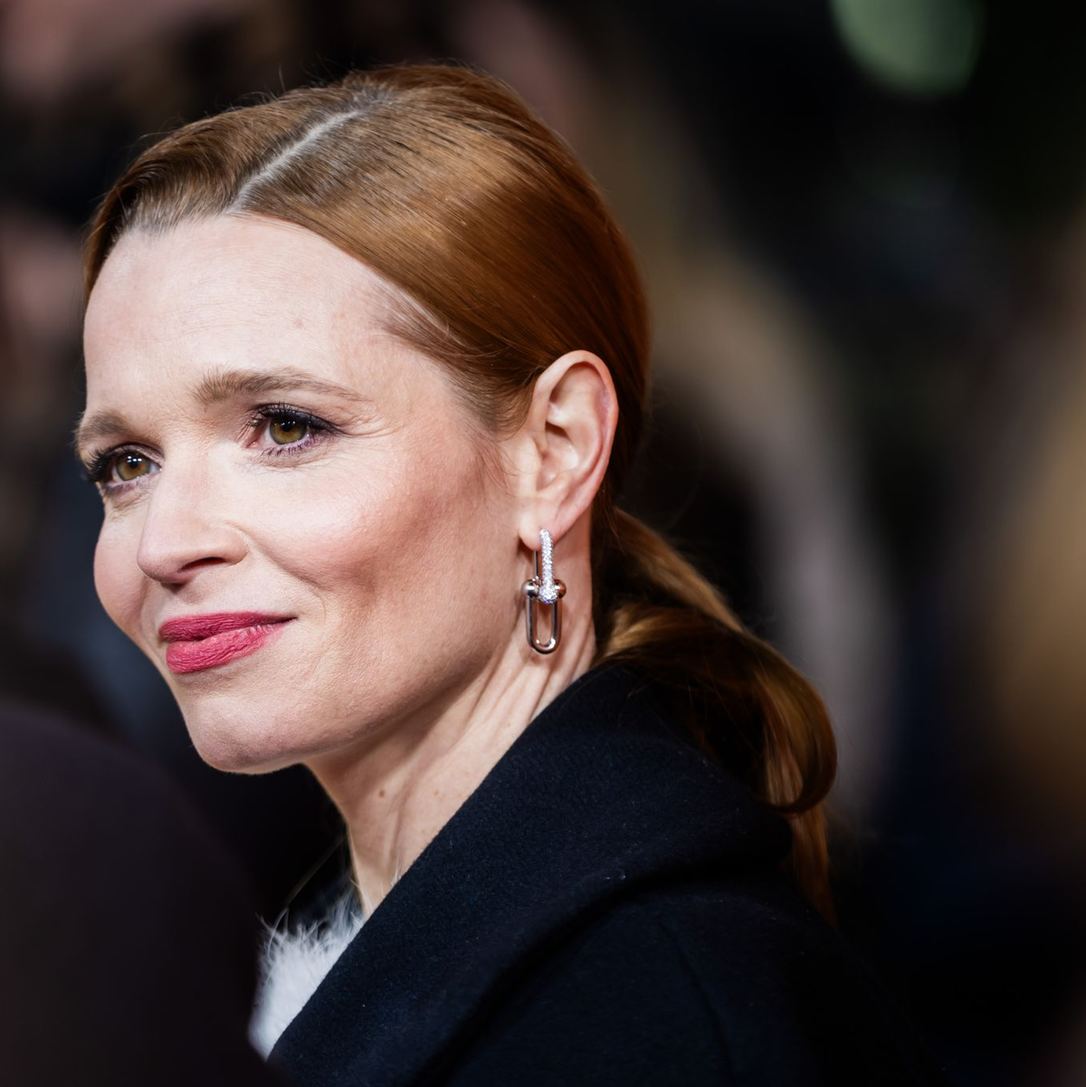 Schauspieler Jannik Schümann liest nicht nur gerne Drehbücher. (Archivbild) - Foto: Christoph Soeder/dpa