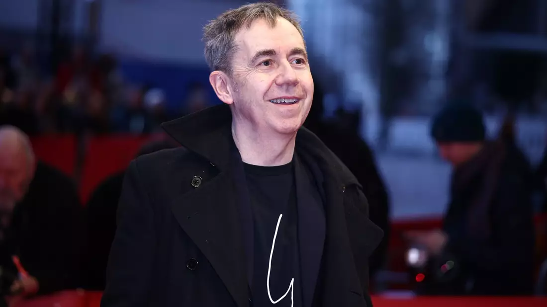 «Drømmer» von Regisseur Dag Johan Haugerud hat den Goldenen Bären gewonnen.  - Bild: Christoph Soeder/dpa