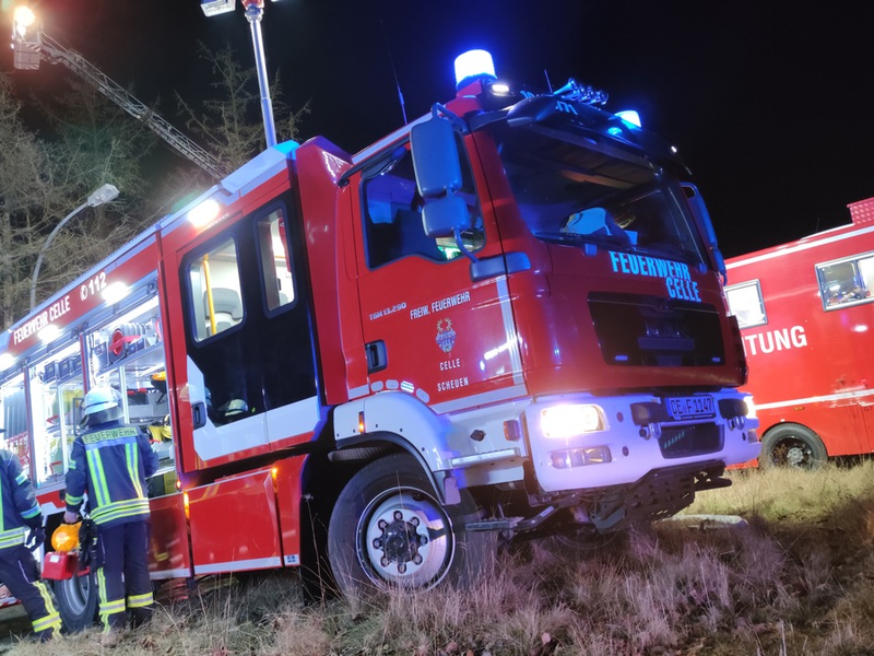 FW Celle: Aktuelle Einsatzinfo - Scheunenbrand in Salinenmoor! - Foto: presseportal.de