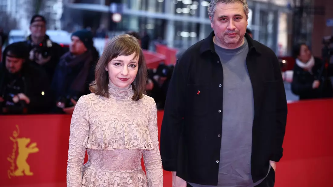 Hauptdarstellerin Eszter Tompa in Radu Judes Film «Kontinental '25». - Bild: Christoph Soeder/dpa
