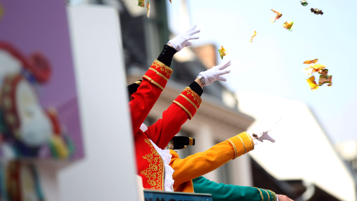 In einigen Regionen in Deutschland - wie zum Beispiel im Rheinland - ist Karneval ein echter Wirtschaftsfaktor. - Foto: Oliver Berg/dpa/dpa-tmn