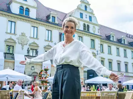 Im Sommer ist Gloria von Thurn und Taxis Gastgeberin bei den Regensburger Schlossfestspielen. (Archivbild) - Foto: Armin Weigel/dpa