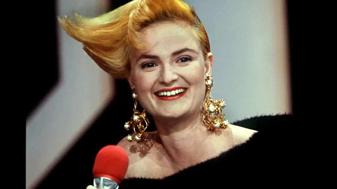 In den 1980er Jahren fiel Gloria Fürstin von Thurn und Taxis mit Punkfrisuren auf. (Archivbild) - Bild: Jörg Schmidt/dpa
