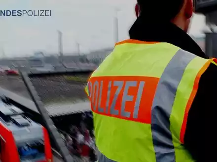 Bundespolizeidirektion München: Gleissturz endet glimpflich - Reisende warnen /Mehrere Gewalttaten im Bahnbereich - Foto: presseportal.de
