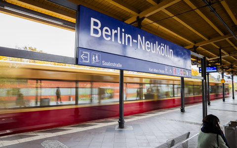 Die Kontrolle fand im Oktober am S-Bahnhof Neukölln statt. (Archivbild) - Foto: Christoph Soeder/dpa Die Kontrolle fand im Oktober am S-Bahnhof Neukölln statt. (Archivbild) - Foto: Christoph Soeder/dpa