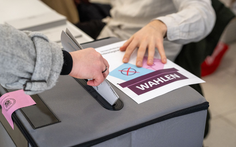 Die Umfragen vor der Wahl hatten die Union klar vorn gesehen - aber für welche Koalitionsoptionen es reicht, war noch offen. - Foto: Harald Tittel/dpa Die Umfragen vor der Wahl hatten die Union klar vorn gesehen - aber für welche Koalitionsoptionen es reicht, war noch offen. - Foto: Harald Tittel/dpa