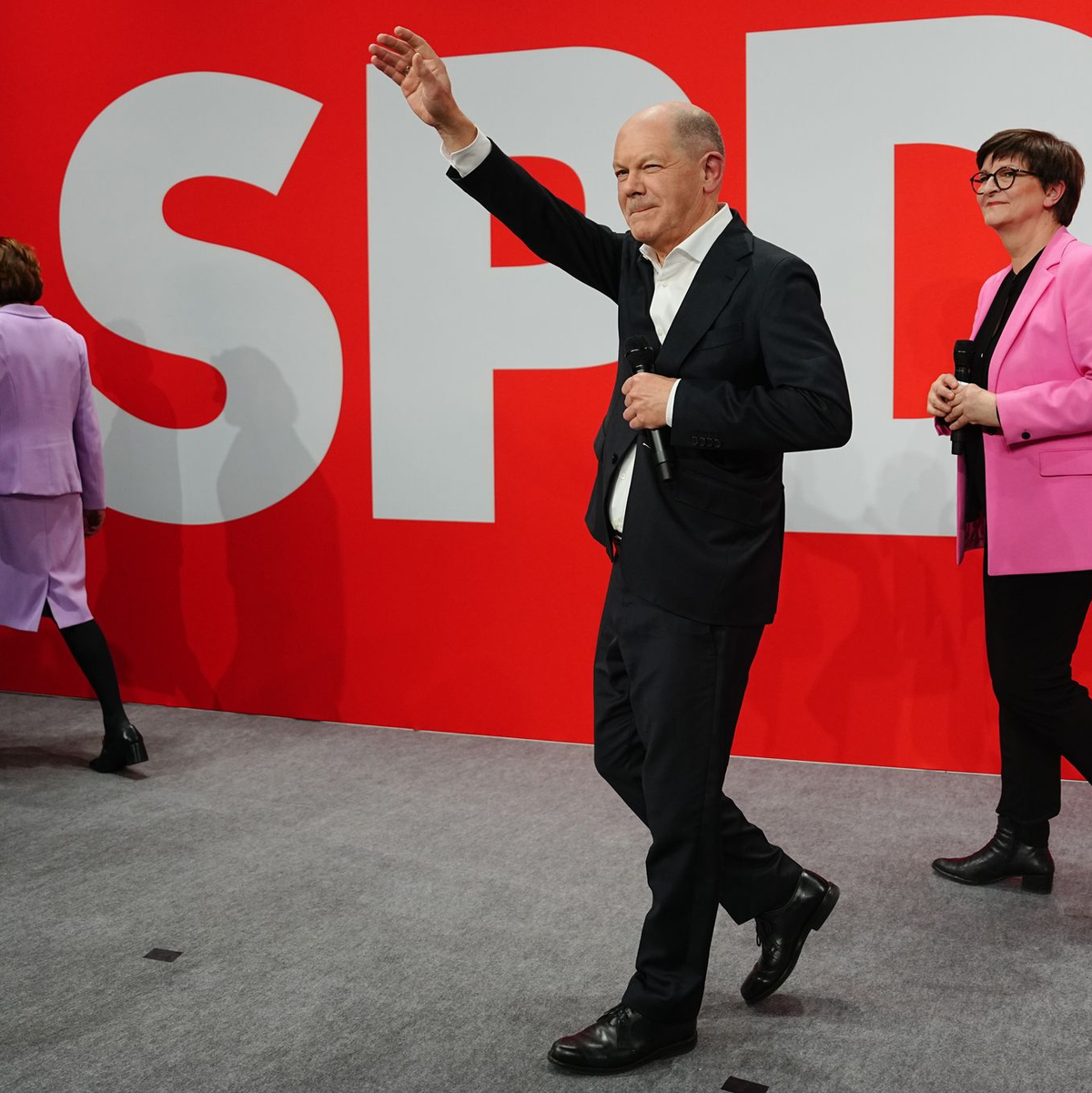 Bitterer Abend: Olaf Scholz in der SPD-Zentrale. - Foto: Kay Nietfeld/dpa
