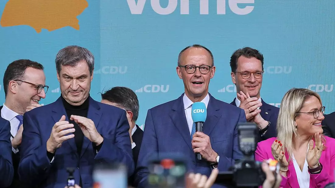 Friedrich Merz mit Unions-Spitzenpolitikern am 23.02.2025 - Bild: über dts Nachrichtenagentur