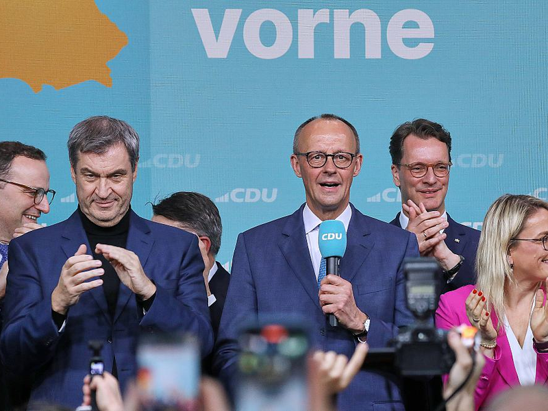 Friedrich Merz mit Unions-Spitzenpolitikern am 23.02.2025 - Foto: über dts Nachrichtenagentur