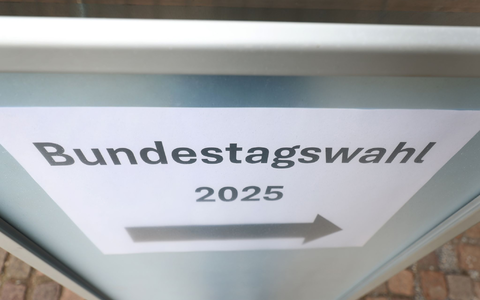 Die Wahllokale sind geschlossen. Nach der ersten Prognose ist die CSU in Bayern stärkste Kraft vor der AfD. - Foto: Karl-Josef Hildenbrand/dpa