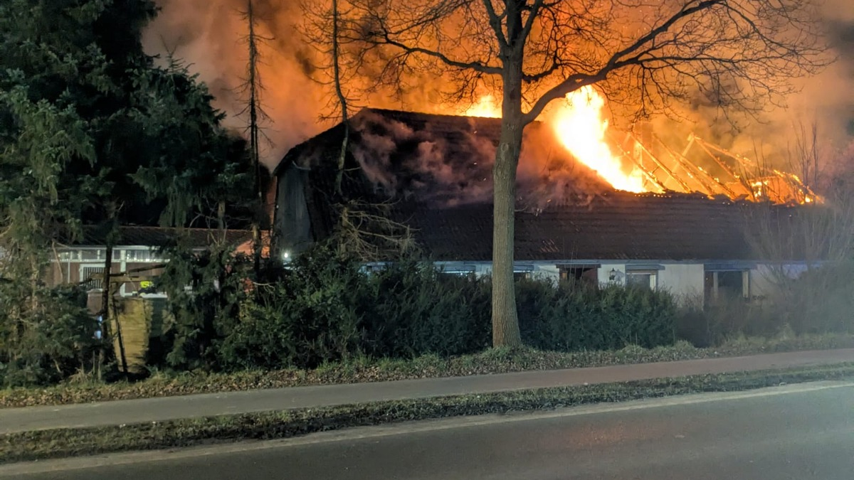 POL-WHV: Brand eines Einfamilienhauses in Varel - Foto: presseportal.de
