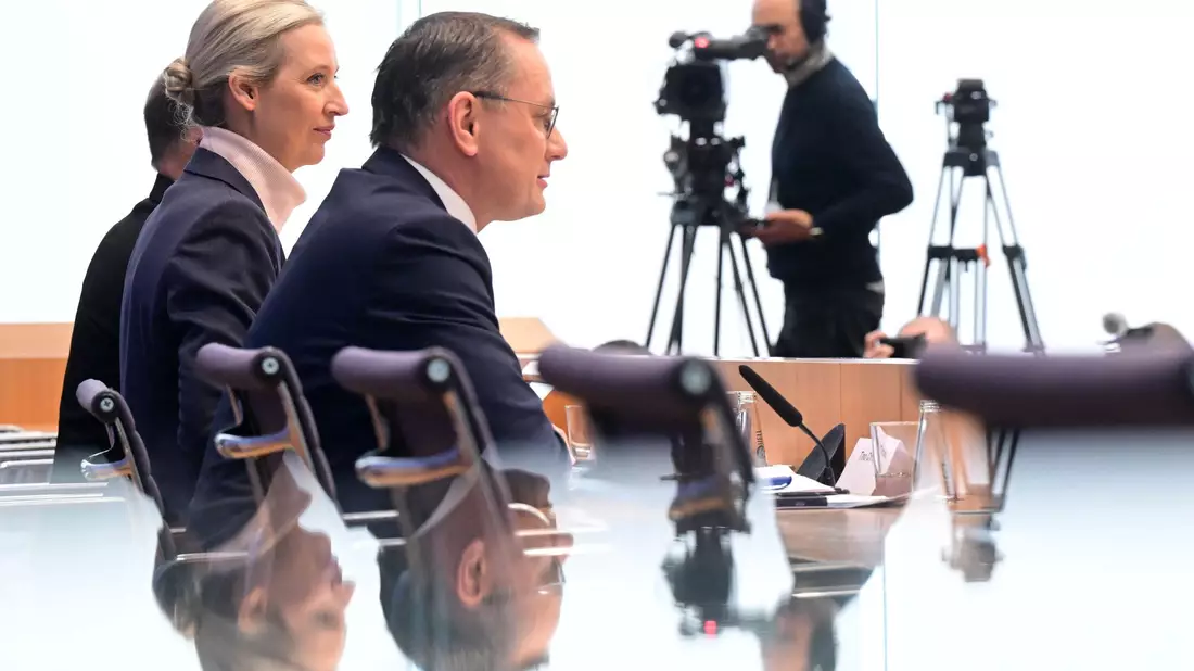 Tino Chrupalla und Alice Weidel würden gerne auch die neue AfD-Bundestagsfraktion gemeinsam als Vorsitzende leiten. - Bild: Julian Stratenschulte/dpa