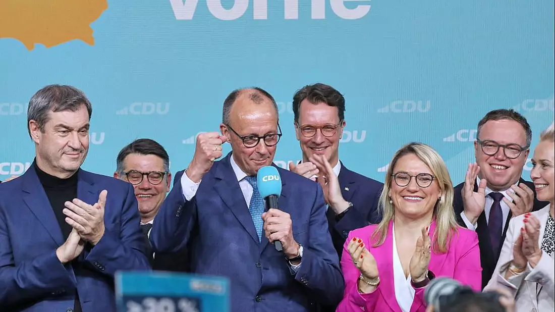 Friedrich Merz mit Unions-Spitzenpolitikern am 23.02.2025 - Bild: über dts Nachrichtenagentur