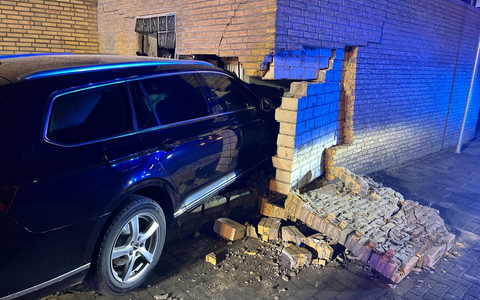 POL-COE: Dülmen, Haverlandweg/ Auto fährt gegen Garage - Foto: presseportal.de