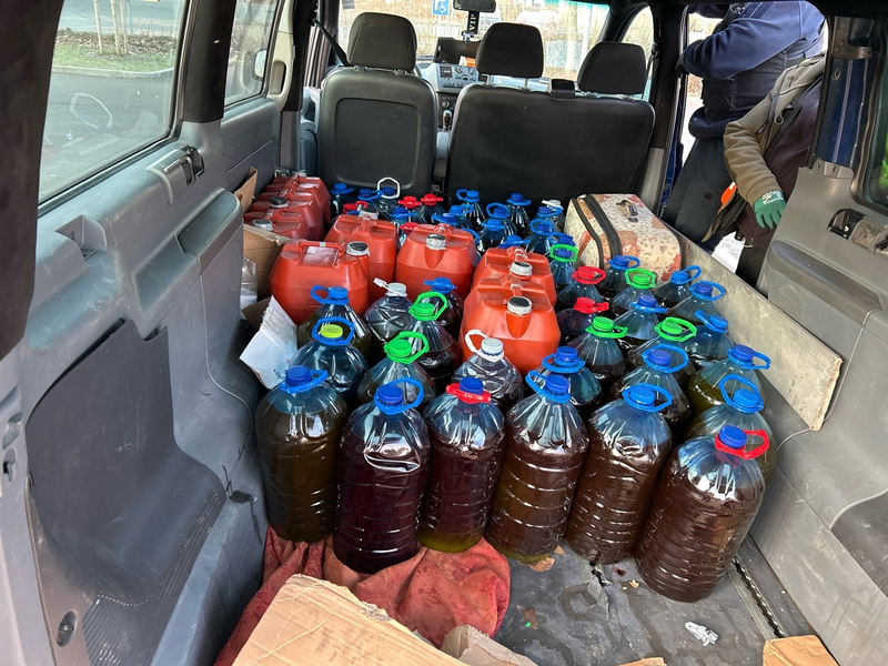 HZA-B: Behörde entdeckt Öl-Spur auf der Autobahn - 828 Liter Olivenöl sorgen für Aufsehen! - Foto: presseportal.de