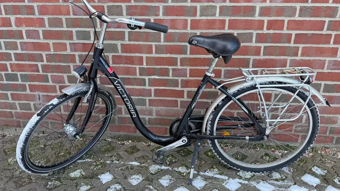 POL-HL: HL - St. Lorenz / Polizei stellt Fahrräder nach Verdacht des Diebstahls sicher - Tatverdächtige ermittelt - Bild: presseportal.de