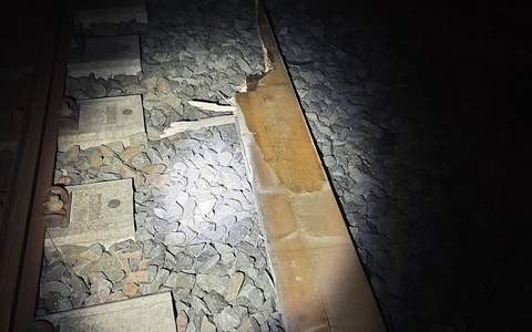 BPOL-KL: Zeugenaufruf - Unbekannte legen Bretter auf die Gleise - Foto: presseportal.de