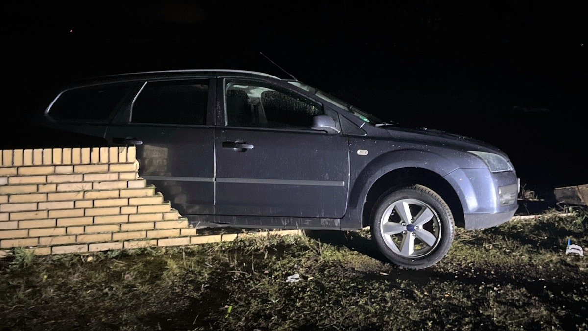 POL-DN: Betrunken in Mauer gefahren - Foto: presseportal.de