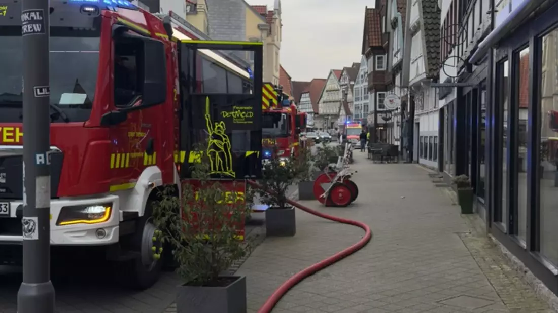 FW-DT: Gasgeruch in Mehrfamilienhaus führt zu Feuerwehreinsatz - Bild: presseportal.de