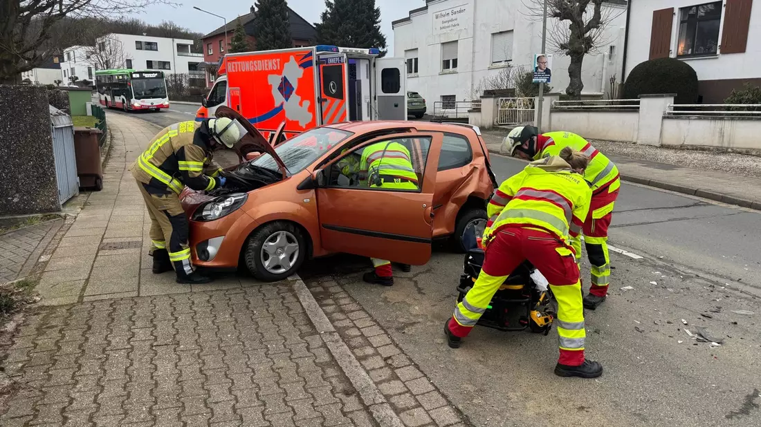 FW-EN: Auffahrunfall mit zwei Verletzten - Bild: presseportal.de