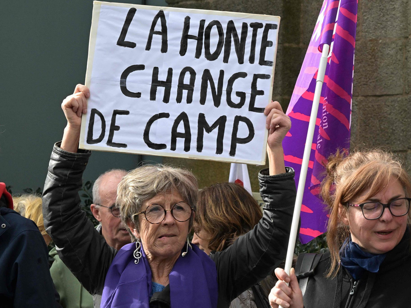 Zahlreiche Opferverbände kämpfen vor Gericht als Nebenkläger für die Interessen der Betroffenen. - Foto: Damien Meyer/AFP/dpa