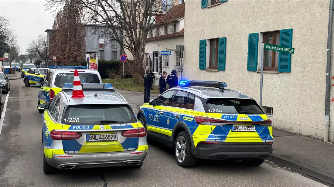 Der Mann stellte sich der Polizei freiwillig. (Symbolbild) - Bild: Hanser/swd-medien/dpa