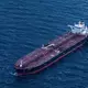 Der Tanker «Eventin» ist eines der Schiffe, gegen die bereits EU-Sanktionen gelten. (Archivbild) - Bild: Stefan Sauer/dpa