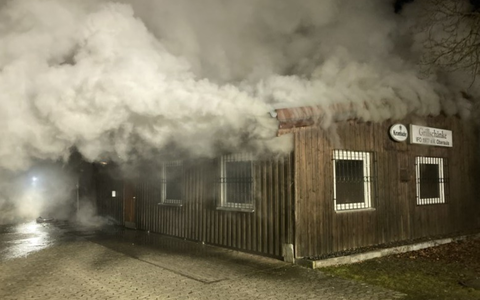 POL-HR: Brand einer Grillhütte in Oberaula - Polizei sucht Zeugen - Foto: presseportal.de