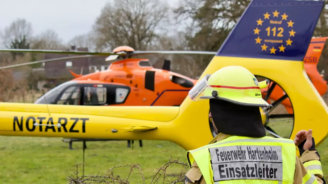 FW-SE: Zwei verletzte Personen nach Einsturz einer Kellertreppe - Bild: presseportal.de