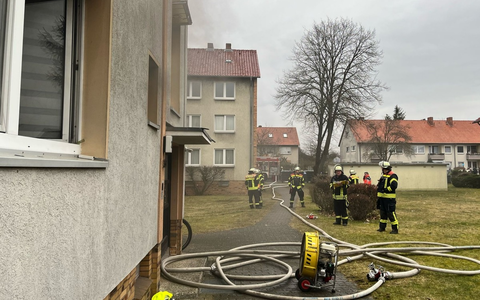 FW Celle: Wohnungs- und Zimmerbrand am Montag - Eine Person gerettet! - Foto: presseportal.de