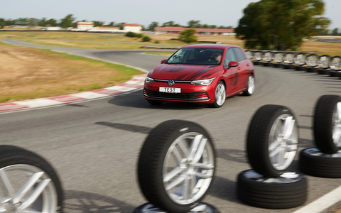 Sportlich und sicher? Nicht immer! / ADAC Sommerreifentest 2025: Elf 18 Zoll Reifen überzeugen / Aber auch ein Ausreißer am unteren Ende - Foto: presseportal.de