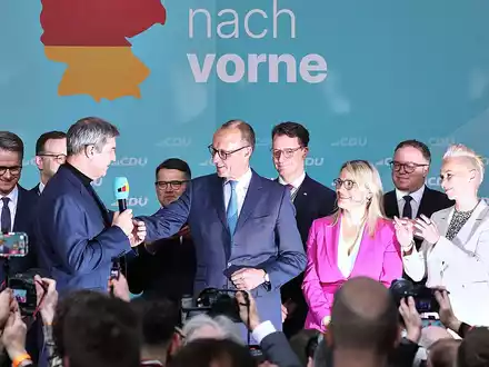 Friedrich Merz mit Unions-Spitzenpolitikern am 23.02.2025 - Foto: über dts Nachrichtenagentur