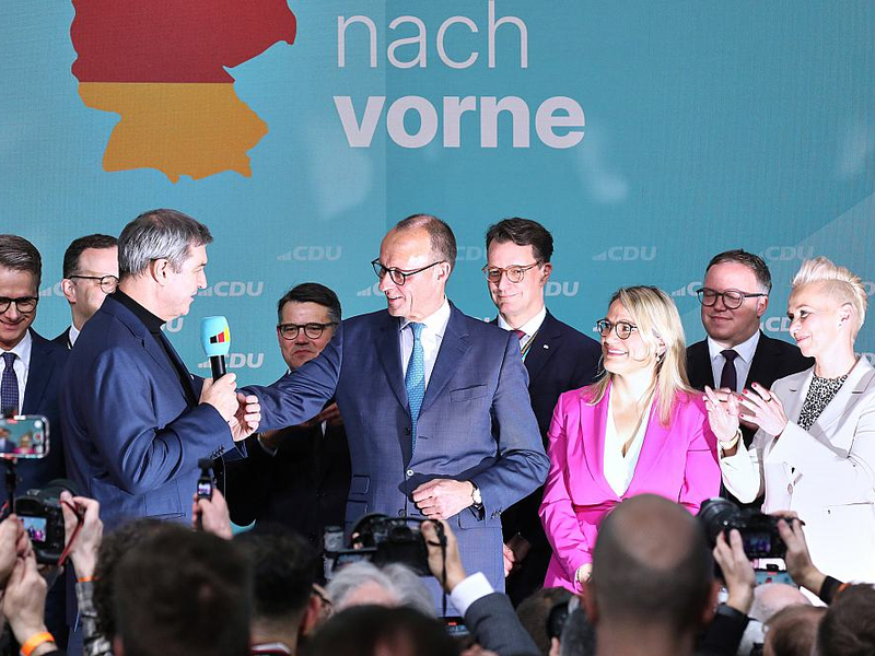 Friedrich Merz mit Unions-Spitzenpolitikern am 23.02.2025 - Foto: über dts Nachrichtenagentur