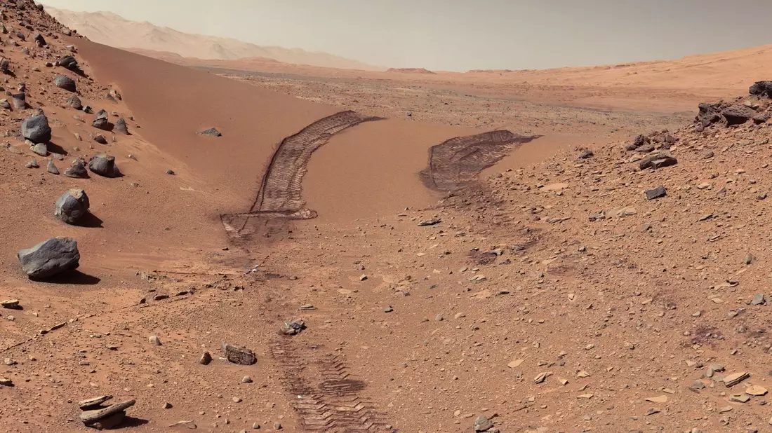 Roter Marsboden mit Spuren des Marsrovers «Opportunity» (Archivbild) - Bild: Nasa/Jpl-Caltech/Msss/Press Association Images/dpa