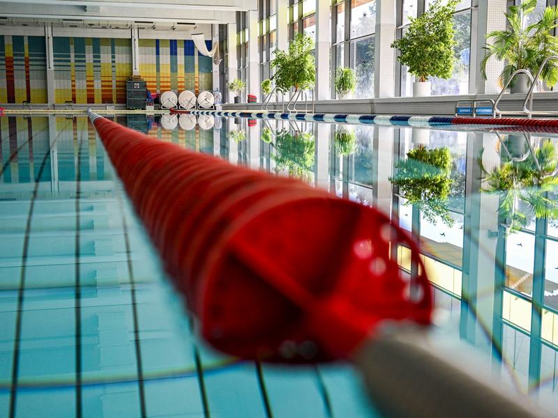 Der Junge konnte noch reanimiert werden, starb aber Tage später im Krankenhaus. (Symbolbild)  - Foto: Jens Kalaene/dpa