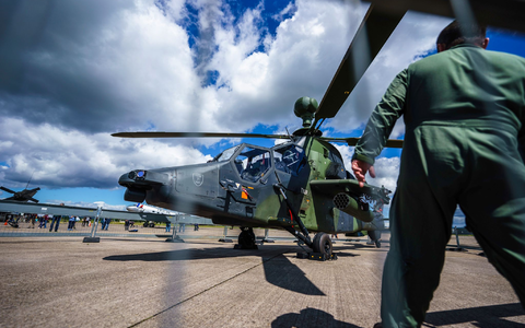Wo bekommt Deutschland Milliarden für die Verteidigung und die Ukraine her? Das könnte womöglich noch der alte Bundestag entscheiden. (Archivbild) - Foto: Andreas Arnold/dpa