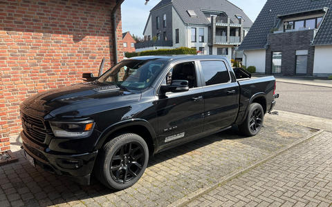 POL-VIE: Auto von Parkplatz gestohlen - Haben Sie etwas gesehen? - Foto: presseportal.de