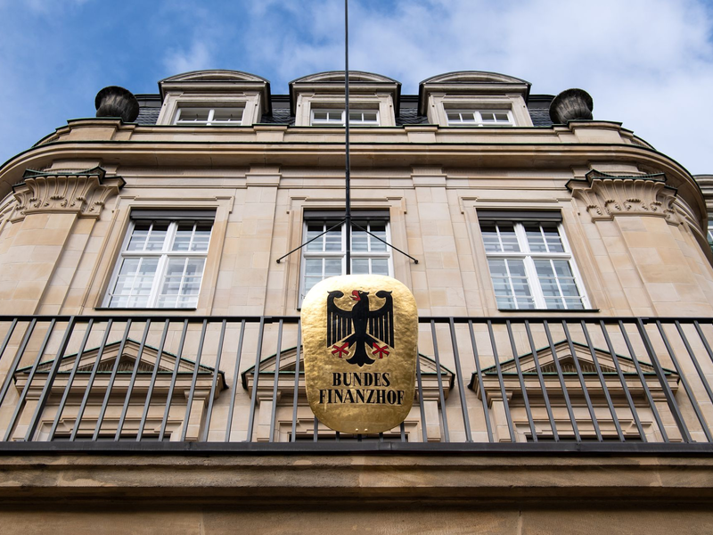 Der Bundesfinanzhof urteilte: Unterschiedliche Lebenserwartungs-Rechnungen für Männer und Frauen sind rechtens. (Symbolbild) - Foto: Sven Hoppe/dpa