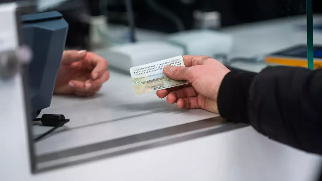 BPOL NRW: Reisepläne kurz vor dem Boarding geplatzt - Ausreise nach Barcelona verhindert. - Bild: presseportal.de